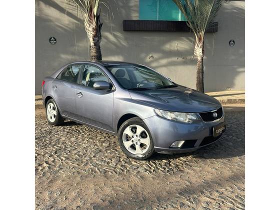 KIA CERATO 1.6 EX2 SEDAN 16V GASOLINA 4P AUTOMÁTICO KIA CERATO 1.6 EX2 SEDAN 16V GASOLINA 4P AUTOMÁTICO